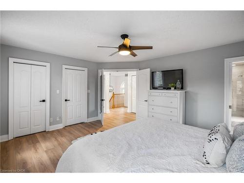 2905 Butler'S Walk, Lincoln, ON - Indoor Photo Showing Bedroom