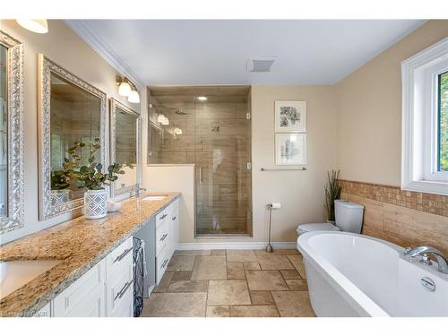 2905 Butler'S Walk, Lincoln, ON - Indoor Photo Showing Bathroom