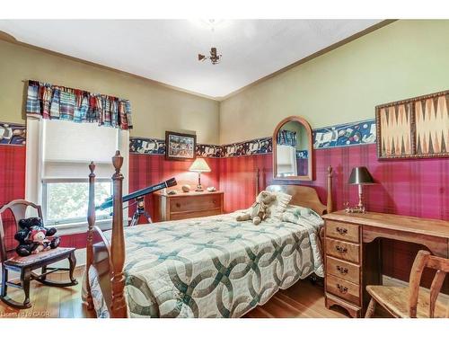 230 Graham Street, Woodstock, ON - Indoor Photo Showing Bedroom