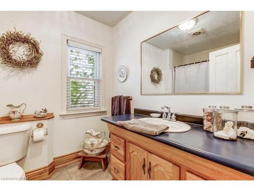 230 Graham Street, Woodstock, ON - Indoor Photo Showing Bathroom