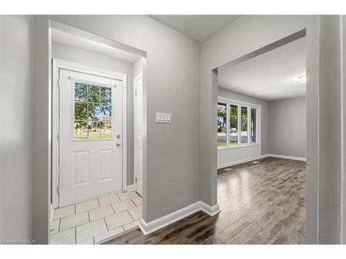 Main-188 St Vincent Street, Barrie, ON - Indoor Photo Showing Other Room