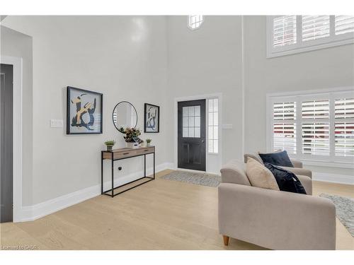 200 Mcmeeken Drive, Cambridge, ON - Indoor