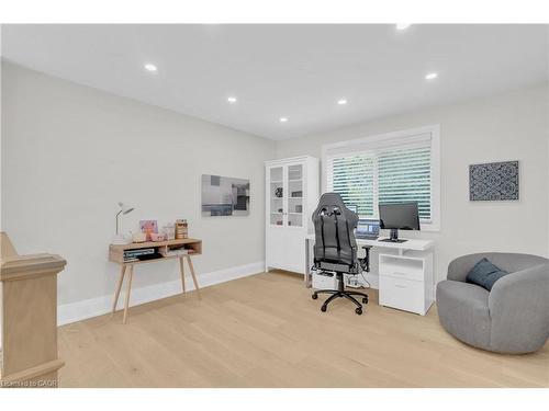 200 Mcmeeken Drive, Cambridge, ON - Indoor