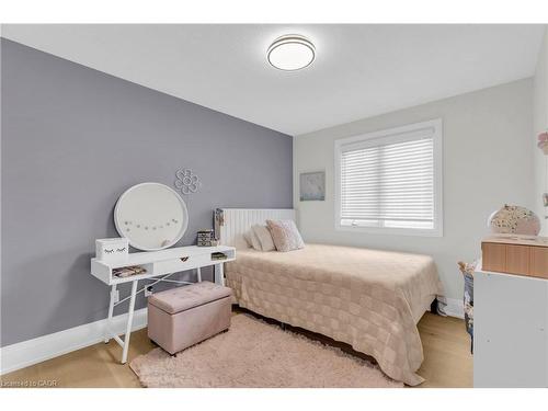 200 Mcmeeken Drive, Cambridge, ON - Indoor Photo Showing Bedroom