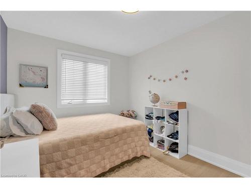 200 Mcmeeken Drive, Cambridge, ON - Indoor Photo Showing Bedroom