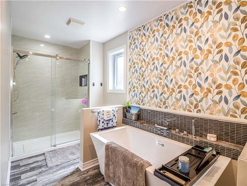 1048 Norfolk County Rd 28, Frogmore, ON - Indoor Photo Showing Bathroom