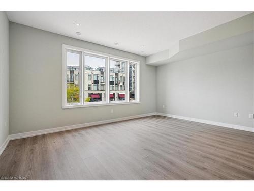 5 Esplanade Lane, Grimsby, ON - Indoor Photo Showing Other Room