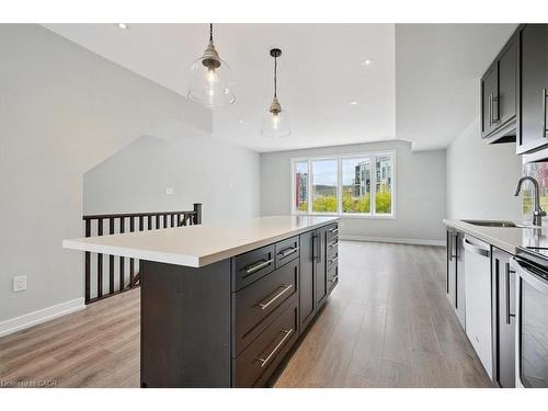 5 Esplanade Lane, Grimsby, ON - Indoor Photo Showing Kitchen With Upgraded Kitchen