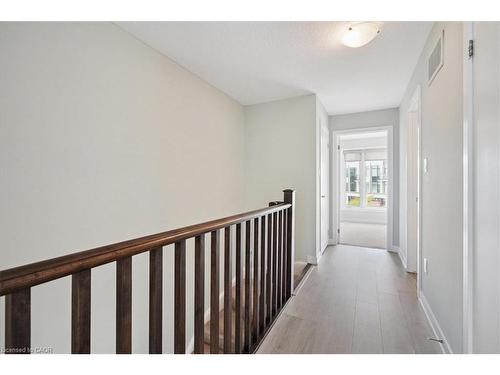 5 Esplanade Lane, Grimsby, ON - Indoor Photo Showing Other Room