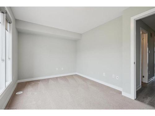 5 Esplanade Lane, Grimsby, ON - Indoor Photo Showing Other Room