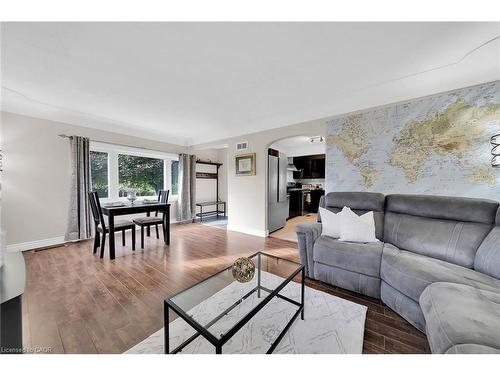 350 Pottruff Road N, Hamilton, ON - Indoor Photo Showing Living Room