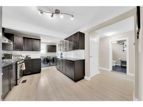 350 Pottruff Road N, Hamilton, ON - Indoor Photo Showing Kitchen