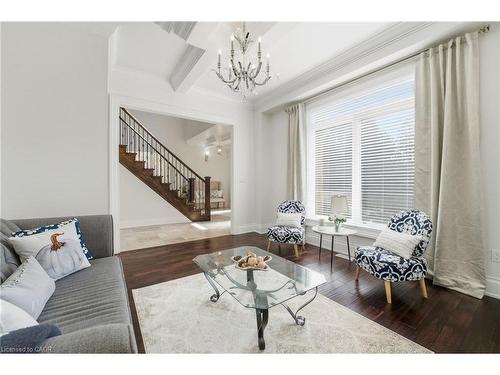 855 Avenue Road, Cambridge, ON - Indoor Photo Showing Living Room