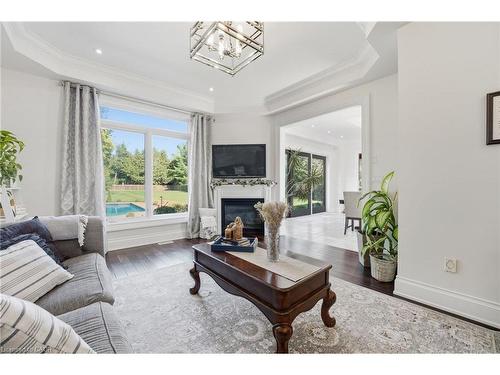 855 Avenue Road, Cambridge, ON - Indoor Photo Showing Living Room With Fireplace