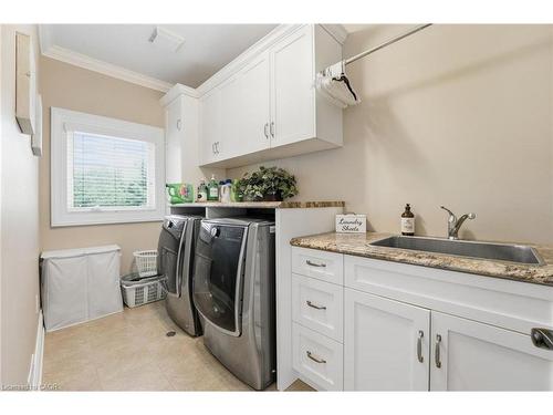 855 Avenue Road, Cambridge, ON - Indoor Photo Showing Laundry Room