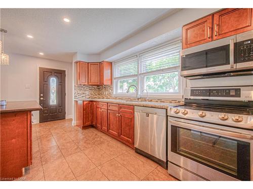 Upper-169 Bruce Street, Kitchener, ON - Indoor Photo Showing Kitchen