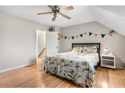 103 Powerline Road, Brantford, ON - Indoor Photo Showing Bedroom
