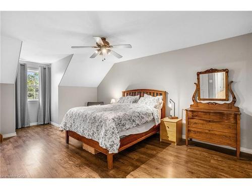 103 Powerline Road, Brantford, ON - Indoor Photo Showing Bedroom