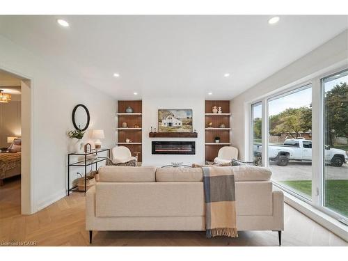 1391 Mountain Grove Avenue, Burlington, ON - Indoor Photo Showing Living Room With Fireplace