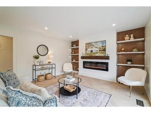 1391 Mountain Grove Avenue, Burlington, ON - Indoor Photo Showing Living Room With Fireplace