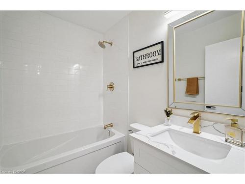 1391 Mountain Grove Avenue, Burlington, ON - Indoor Photo Showing Bathroom
