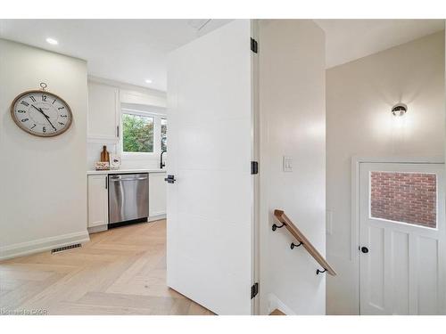 1391 Mountain Grove Avenue, Burlington, ON - Indoor Photo Showing Other Room
