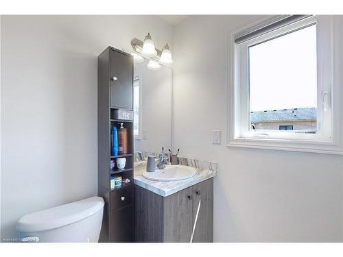 2 Reid Avenue North Avenue, Hamilton, ON - Indoor Photo Showing Bathroom