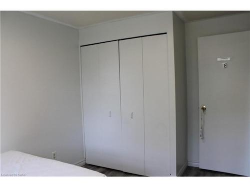 4-399 Keats Way, Waterloo, ON - Indoor Photo Showing Bedroom