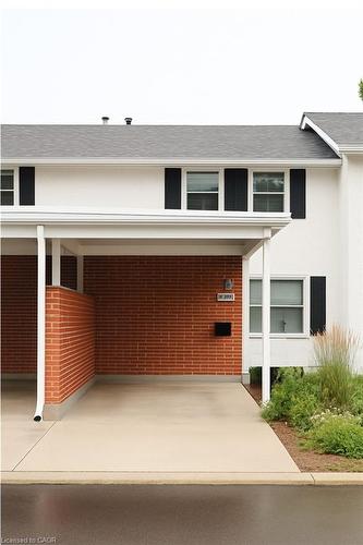 4-399 Keats Way  Waterloo, ON N2L 5S7