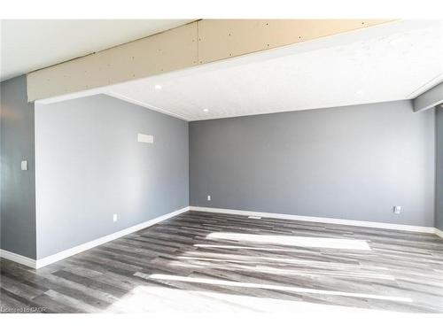 39 Evelyn Street, Brantford, ON - Indoor Photo Showing Other Room