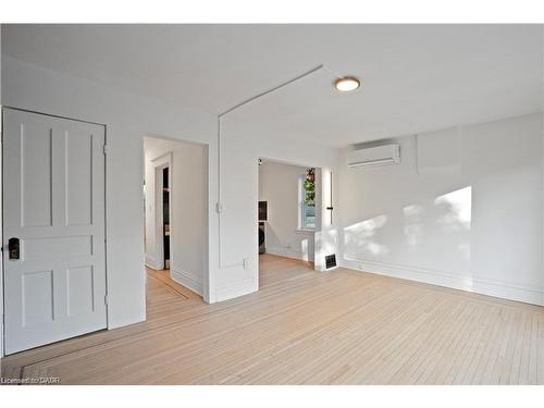 2-30 Jones Street, Hamilton, ON - Indoor Photo Showing Other Room