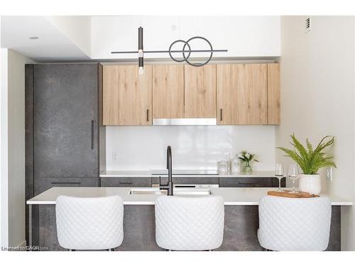 402-2 Dundas Street W, Belleville, ON - Indoor Photo Showing Kitchen