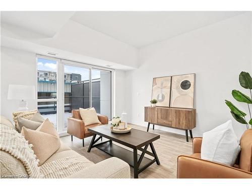 402-2 Dundas Street W, Belleville, ON - Indoor Photo Showing Living Room