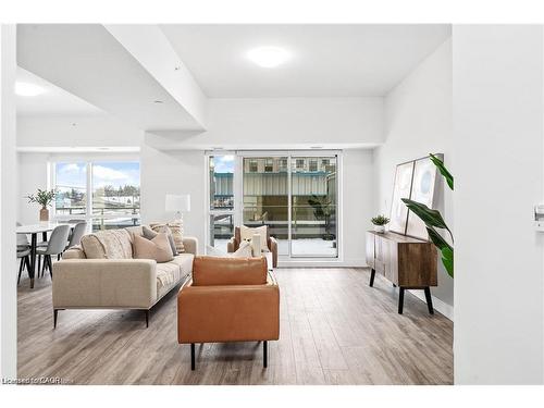 402-2 Dundas Street W, Belleville, ON - Indoor Photo Showing Living Room