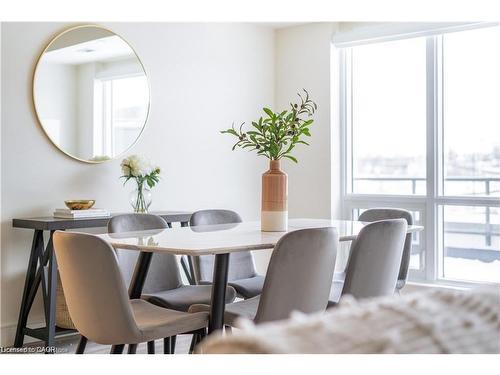 402-2 Dundas Street W, Belleville, ON - Indoor