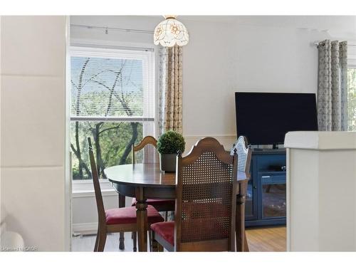 6-3500 Glen Erin Drive, Mississauga, ON - Indoor Photo Showing Dining Room