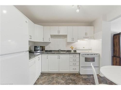 6-3500 Glen Erin Drive, Mississauga, ON - Indoor Photo Showing Kitchen