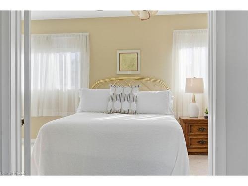 6-3500 Glen Erin Drive, Mississauga, ON - Indoor Photo Showing Bedroom