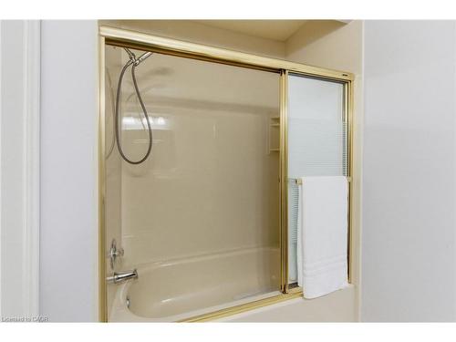 6-3500 Glen Erin Drive, Mississauga, ON - Indoor Photo Showing Bathroom