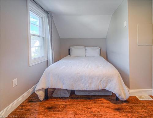 12 Jones Street, Stoney Creek, ON - Indoor Photo Showing Bedroom
