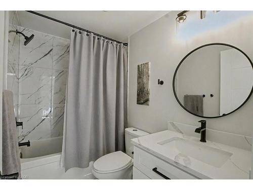 166 Westvale Drive, Waterloo, ON - Indoor Photo Showing Bathroom
