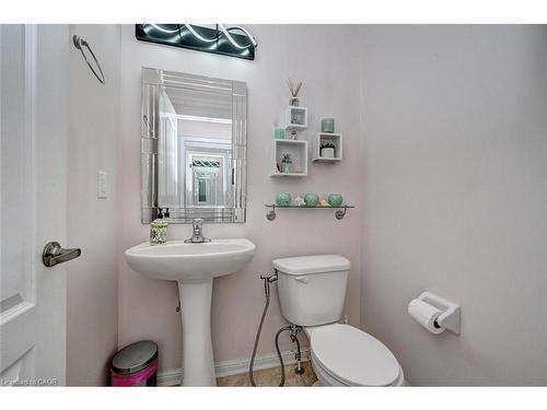 59 Apple Drive, Cambridge, ON - Indoor Photo Showing Bathroom