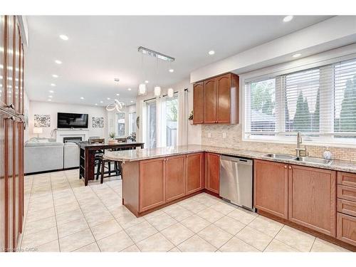 59 Apple Drive, Cambridge, ON - Indoor Photo Showing Kitchen With Double Sink With Upgraded Kitchen