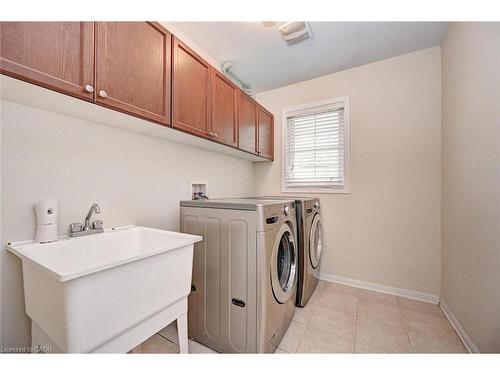 59 Apple Drive, Cambridge, ON - Indoor Photo Showing Laundry Room