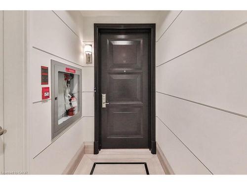 212-300 Randall Street, Oakville, ON - Indoor Photo Showing Other Room