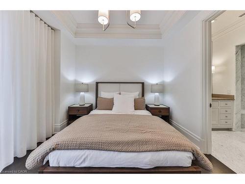 212-300 Randall Street, Oakville, ON - Indoor Photo Showing Bedroom