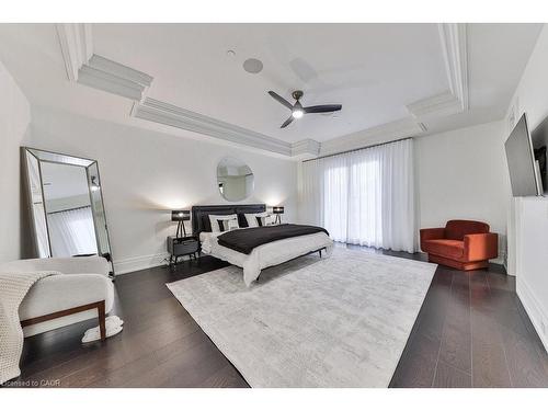 212-300 Randall Street, Oakville, ON - Indoor Photo Showing Bedroom