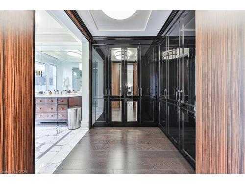 212-300 Randall Street, Oakville, ON - Indoor Photo Showing Other Room