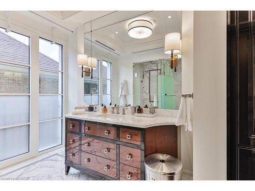 212-300 Randall Street, Oakville, ON - Indoor Photo Showing Bathroom