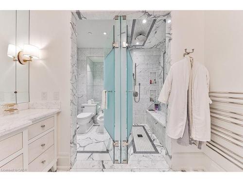 212-300 Randall Street, Oakville, ON - Indoor Photo Showing Bathroom